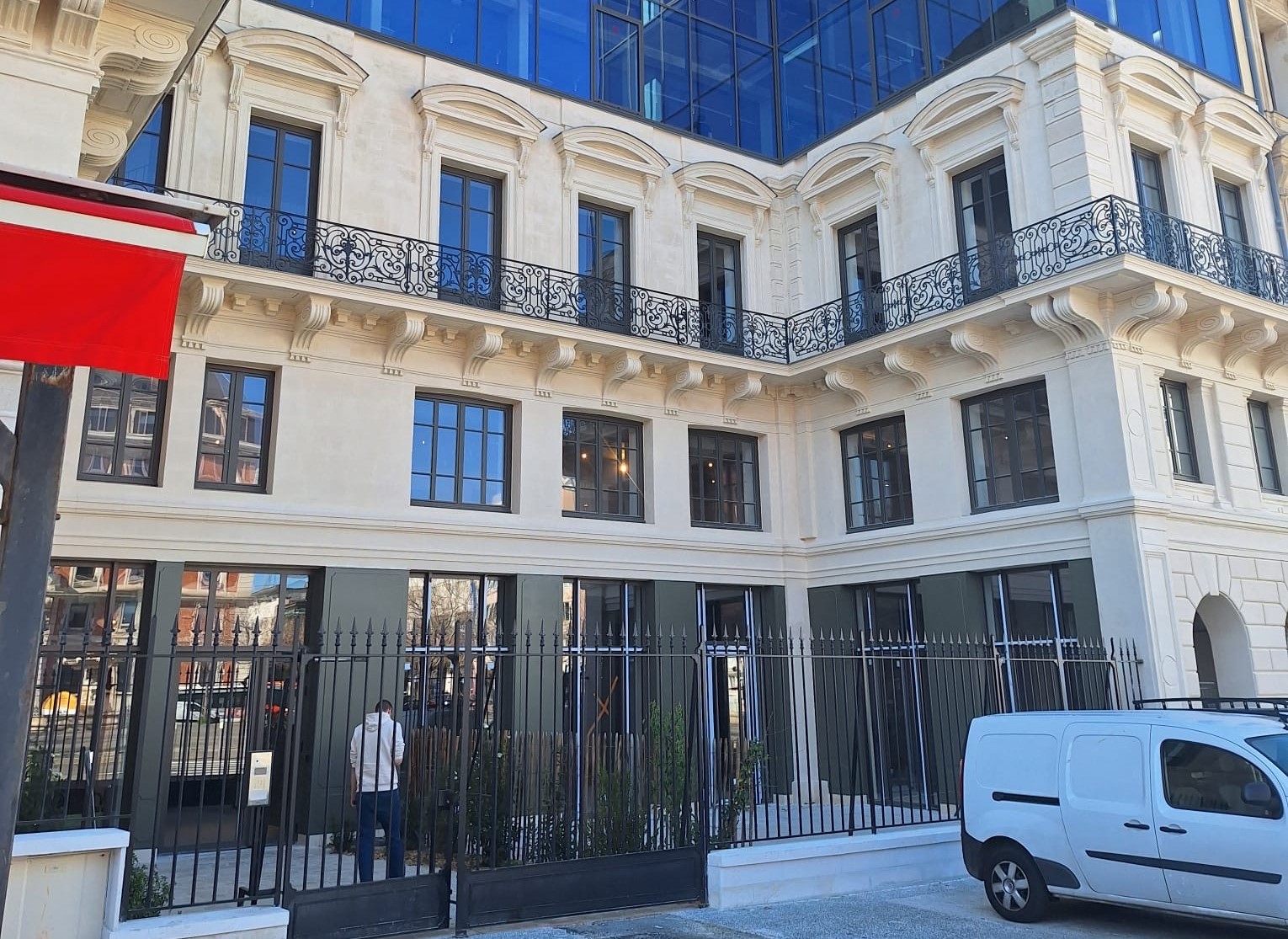 Chantier d´exception : des menuiseries sur-mesure au coeur de Marseille Chantier d´exception : des menuiseries sur-mesure au coeur de Marseille