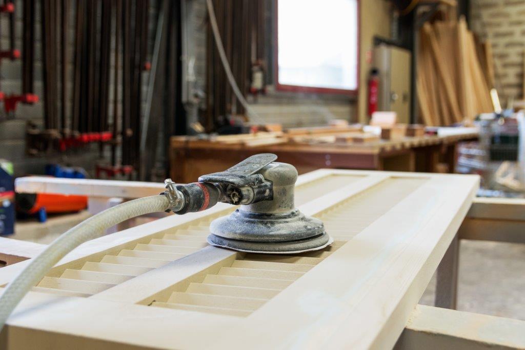 Comment sont fabriqués nos volets persienné bois dans notre atelier ? Comment sont fabriqués nos volets persienné bois dans notre atelier ?